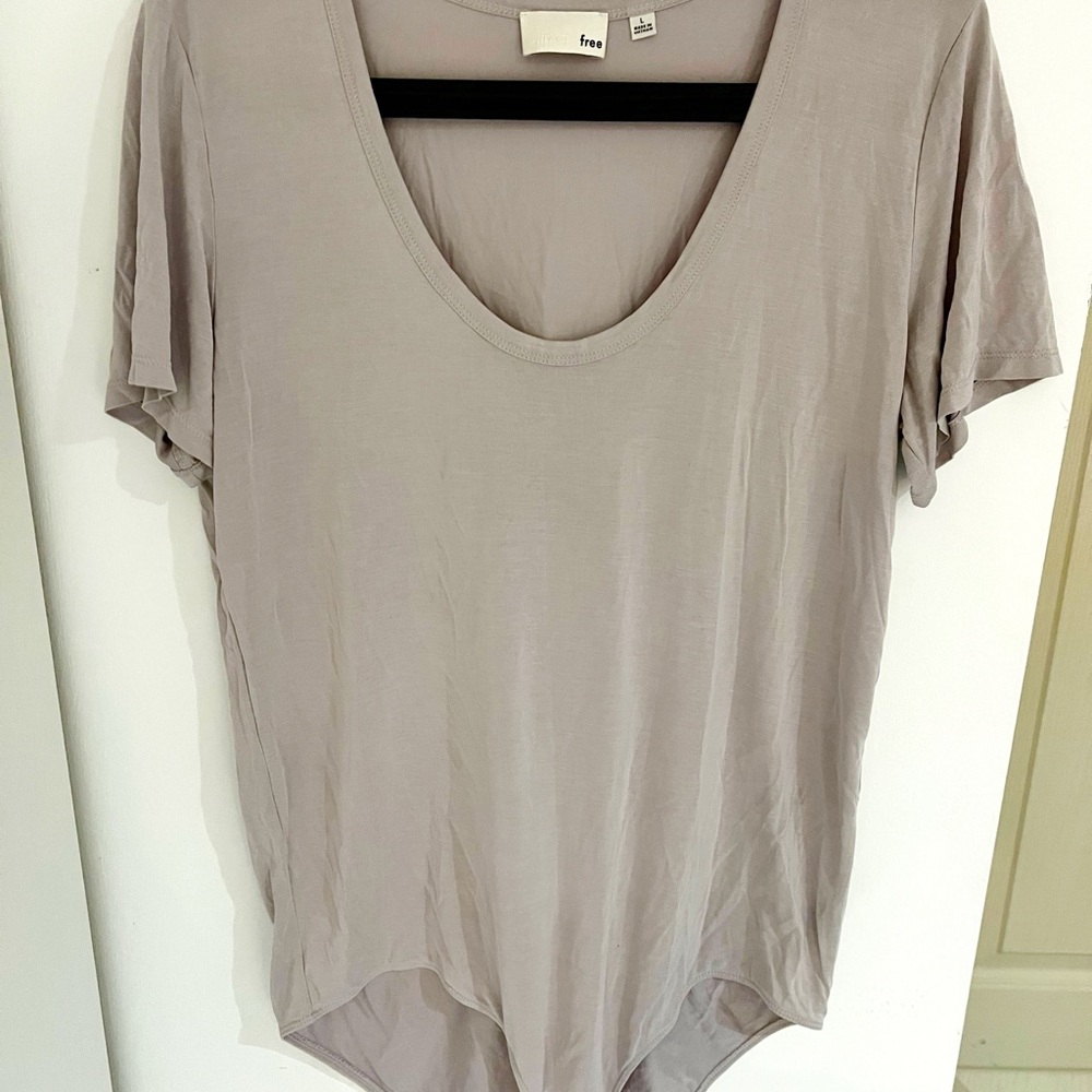 Wilfred Tan Gray Relaxed Short Sleeve Tee